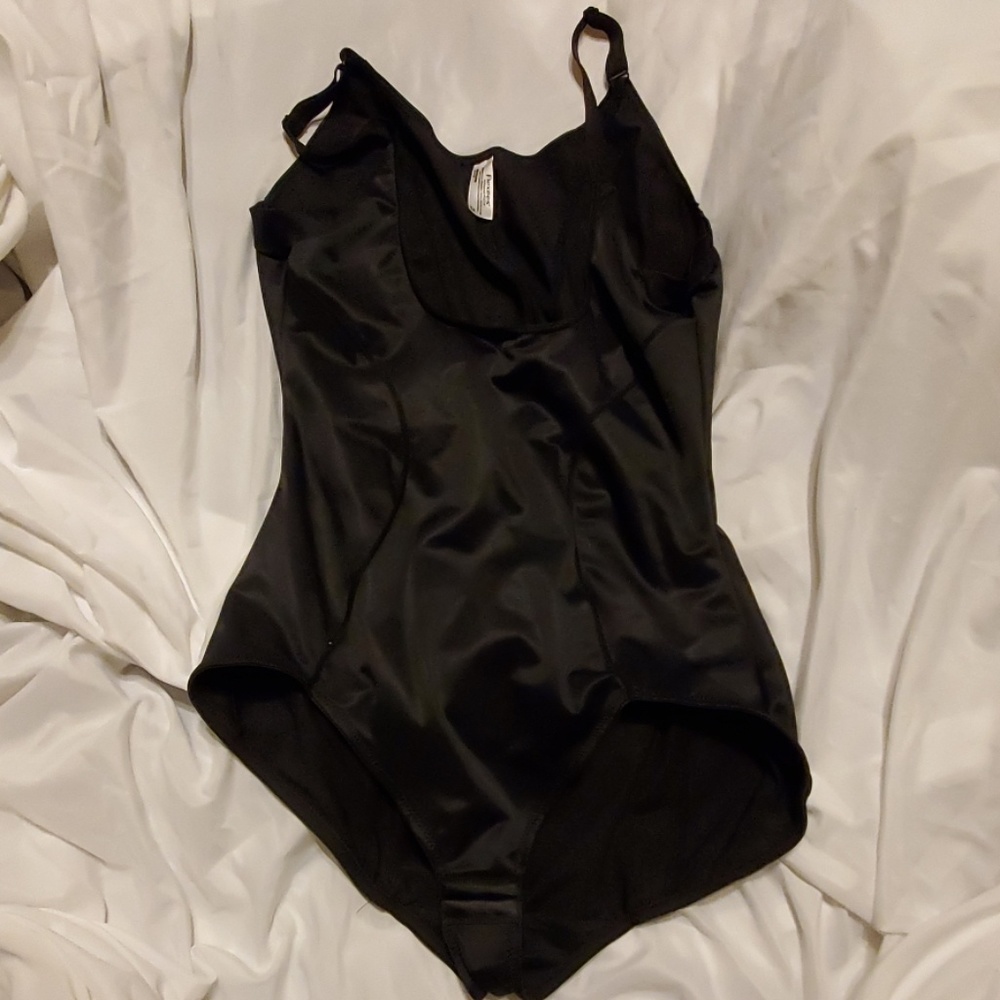Flexees by maidenform shaper